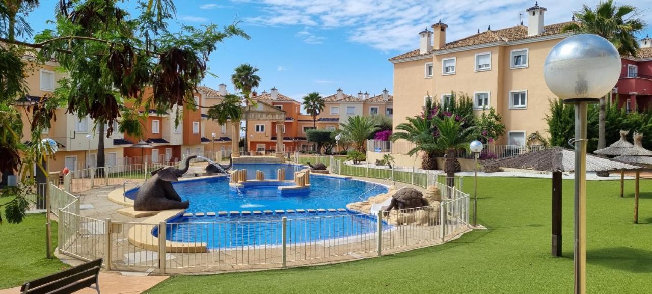 Casa Rebecca, With A Poolview Apartment